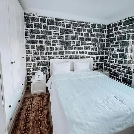 Villa Stone