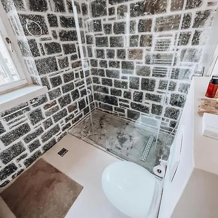 Villa Stone