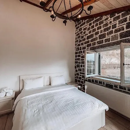 Villa Stone *